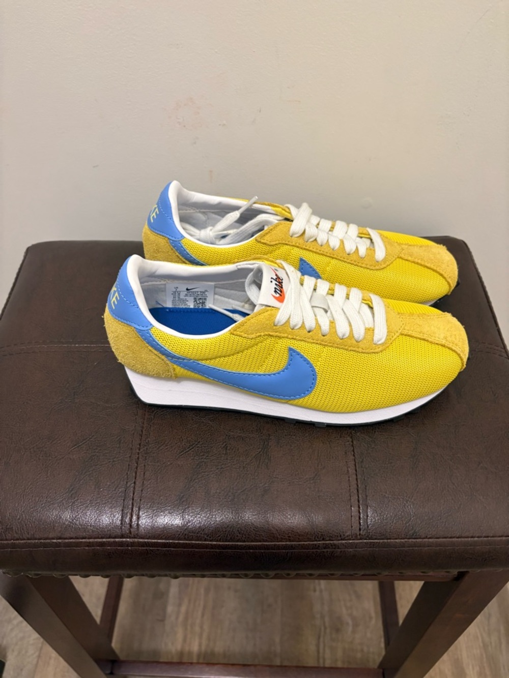 Nike Yellow and University Blue LD-1000 Sneakers .Women’s size 7 /Mens size 5.5 - Picture 4 of 8